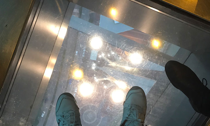 マカオタワーの透明の床