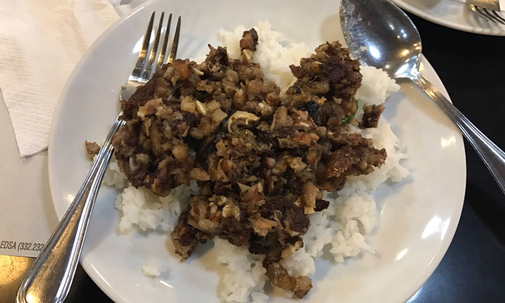 フィリピン料理 シシグ(sisig)
