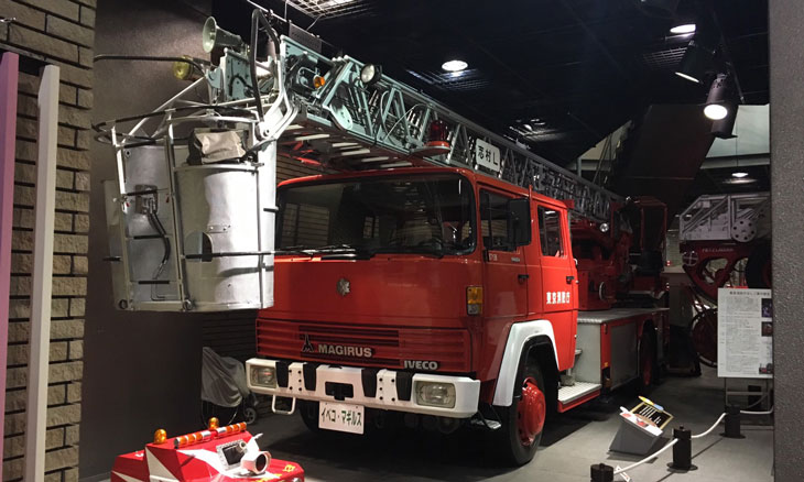 消防博物館 イベコ・マギリス梯子自動車