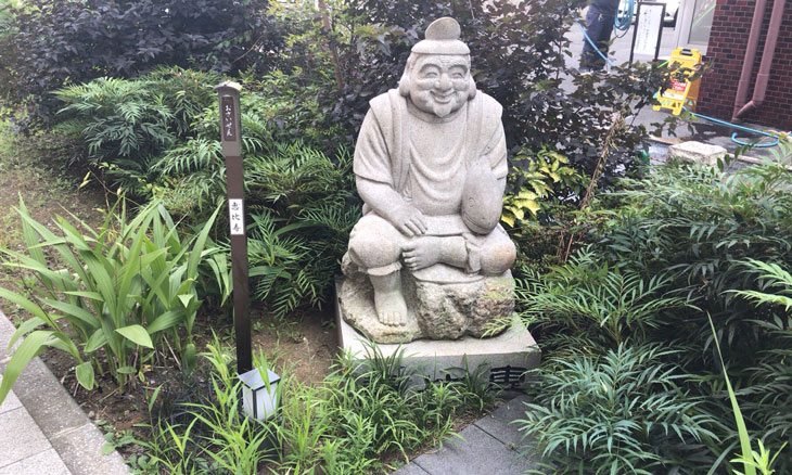 西新宿 成子天神社 参道の恵比寿像