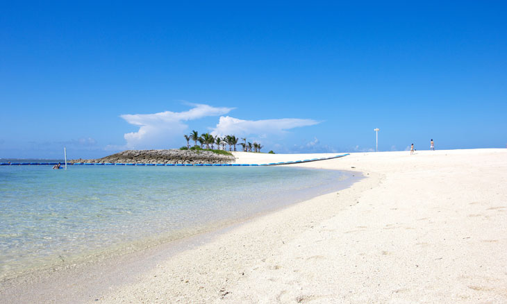 沖縄本島北部のエメラルドビーチ
