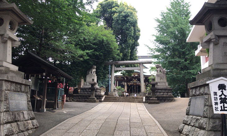 新宿 諏訪神社 参道