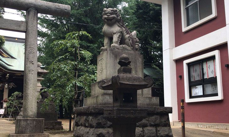新宿 諏訪神社 狛犬