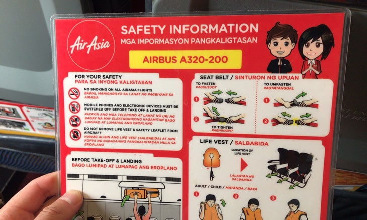 AirAsia(エアアジア航空) AIRBUS A320-200 安全のしおり