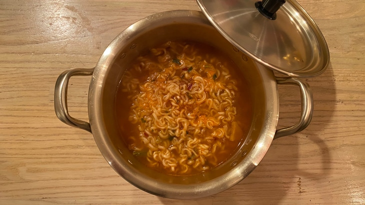 韓国ではインスタントラーメンをなぜラーメン鍋で食べるのか？